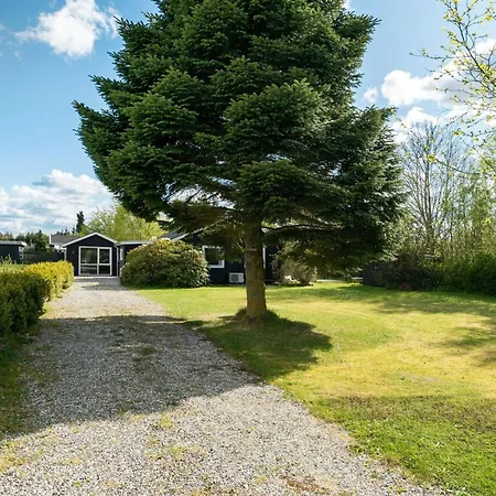 Akira - 500m To The Fjord By Interhome