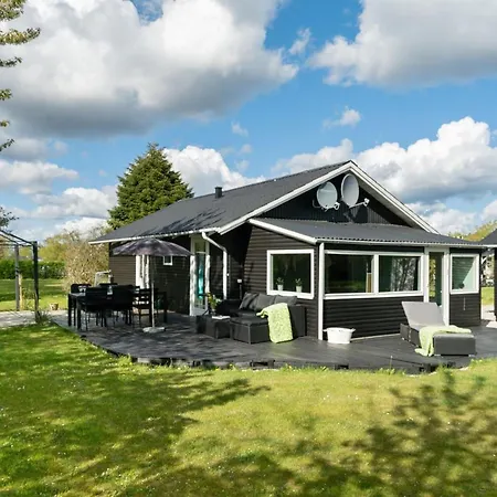 Akira - 500m To The Fjord By Interhome *